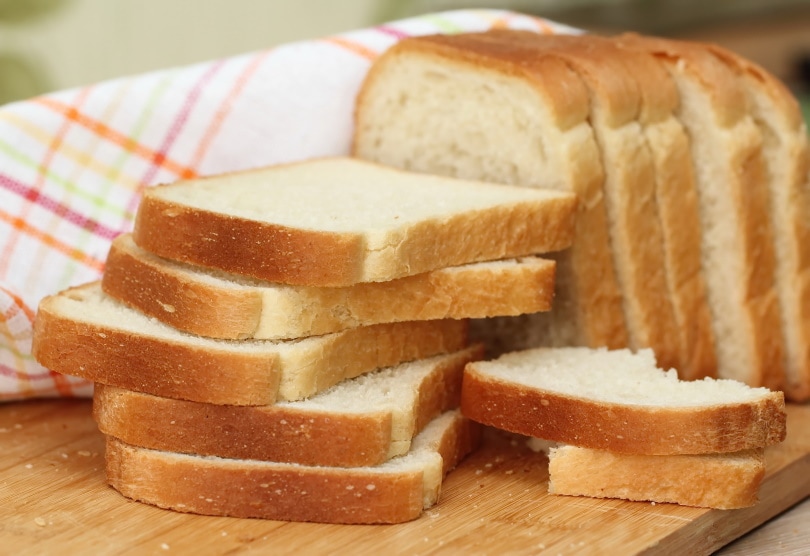Read more about the article Почему хлеб вреден для уток и чем их кормить