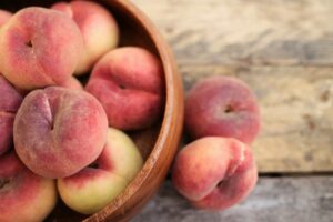 Read more about the article Можно ли курам есть персики?  Что тебе нужно знать!
