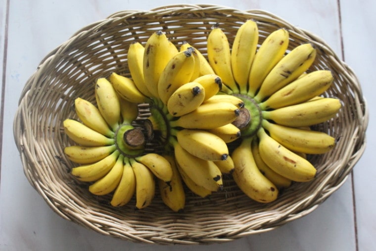банан в корзине