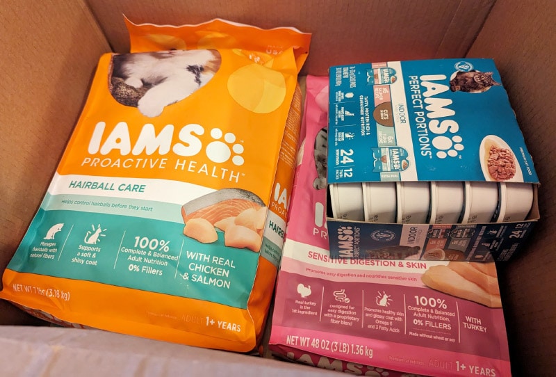 Корм для кошек Iams в коробке